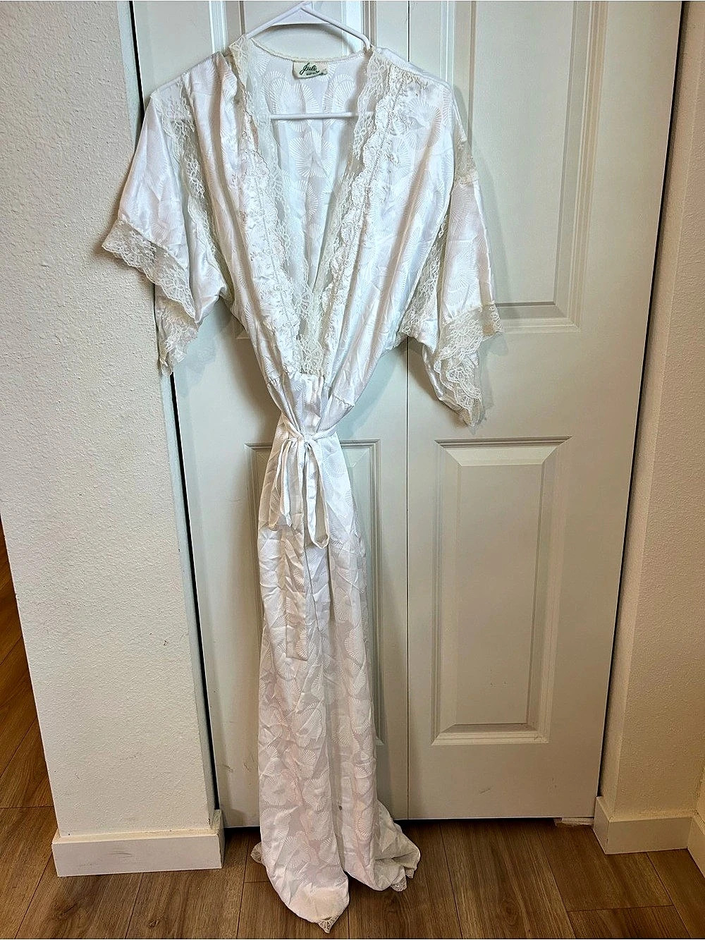 Vintage Juli by Slumbertogs White Lace Robe Romantic Lingerie Duster